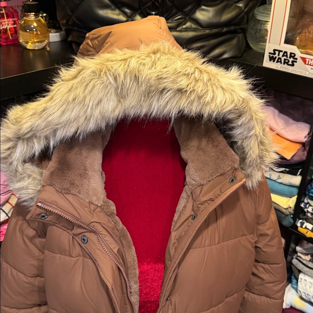 #20. Hollister Long Tan Puffer Coat with Fur Trim. Xxl - Picture 2 of 15